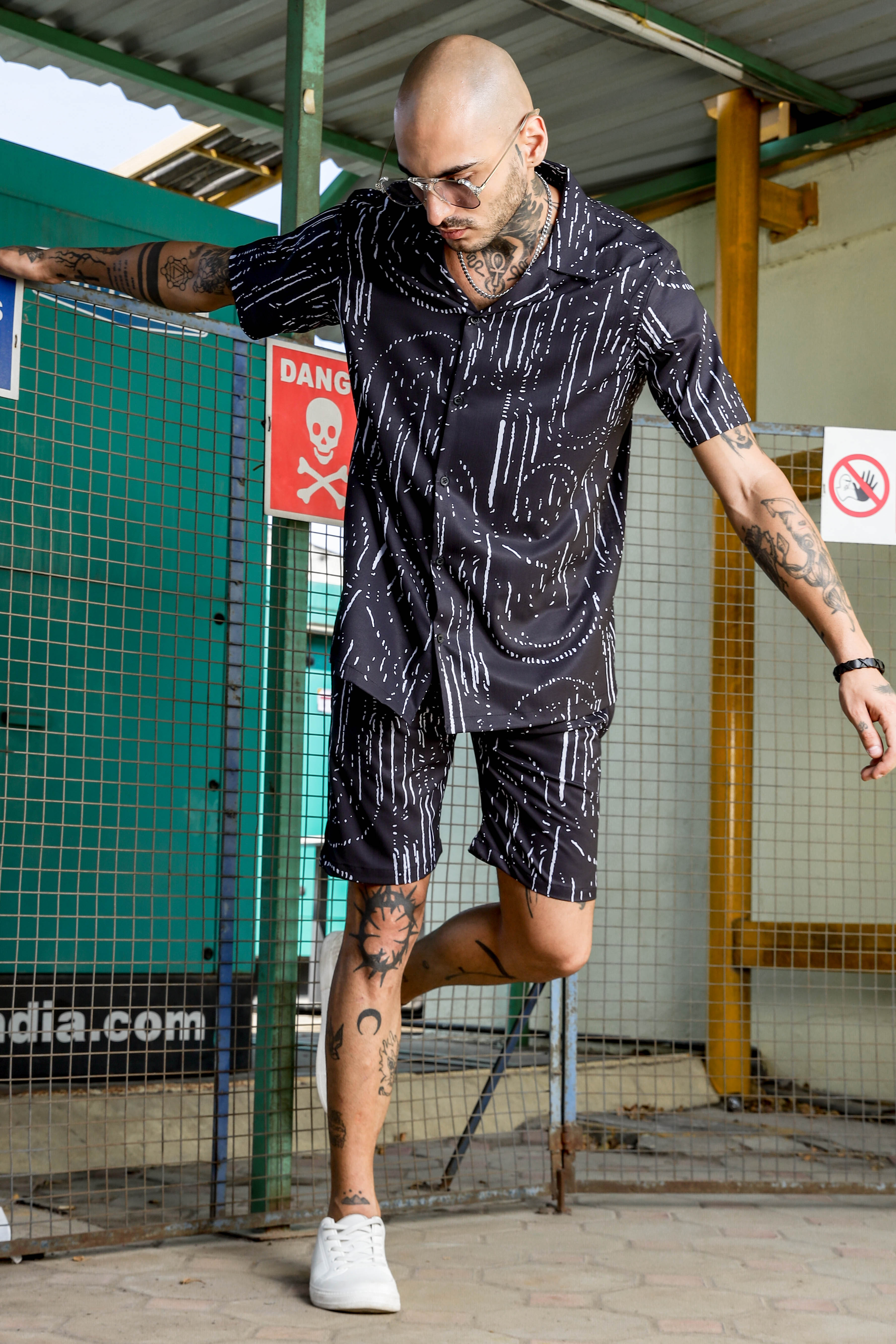 Black Geometric Printed Cuban Collar  Resort Shirt & Shorts Textured Co-ord Set